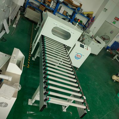 Sandwich-Panel-Bindung mit AB-Kleim-Potting-Maschine und Kernkomponentenpumpe erleichtert