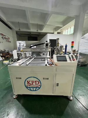 Klebmaschine zur präzisen Anwendung von Epoxyklebern auf Leiterplatten und Sensoren