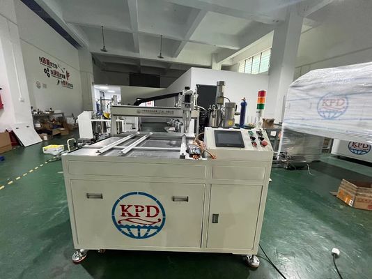 Klebmaschine zur präzisen Anwendung von Epoxyklebern auf Leiterplatten und Sensoren