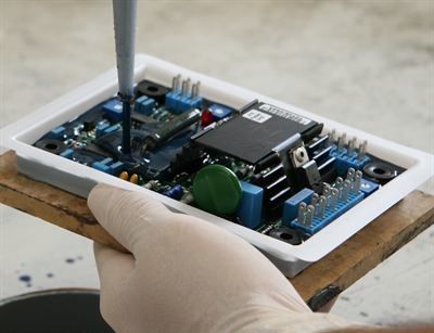 Flüssiges Ab Klebe-Potting-Maschine Automatisches Verhältnis Mischen Rühren Heizen Defoaming