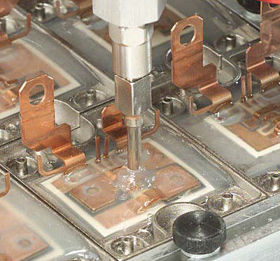 Elektronische Teile mit CNC- und LED-Disponiermaschine 2K Harz-Potting 260KG